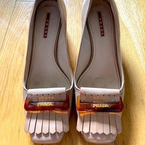 Prada beige pumps size us 8 / eu 39